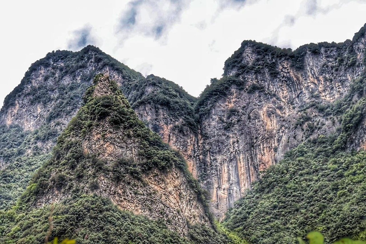 鱼泉山风景区图片