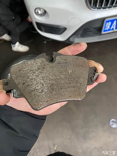 华晨宝马x1 s20右前刹车片异常磨损_维修保养论坛_手机汽车之家