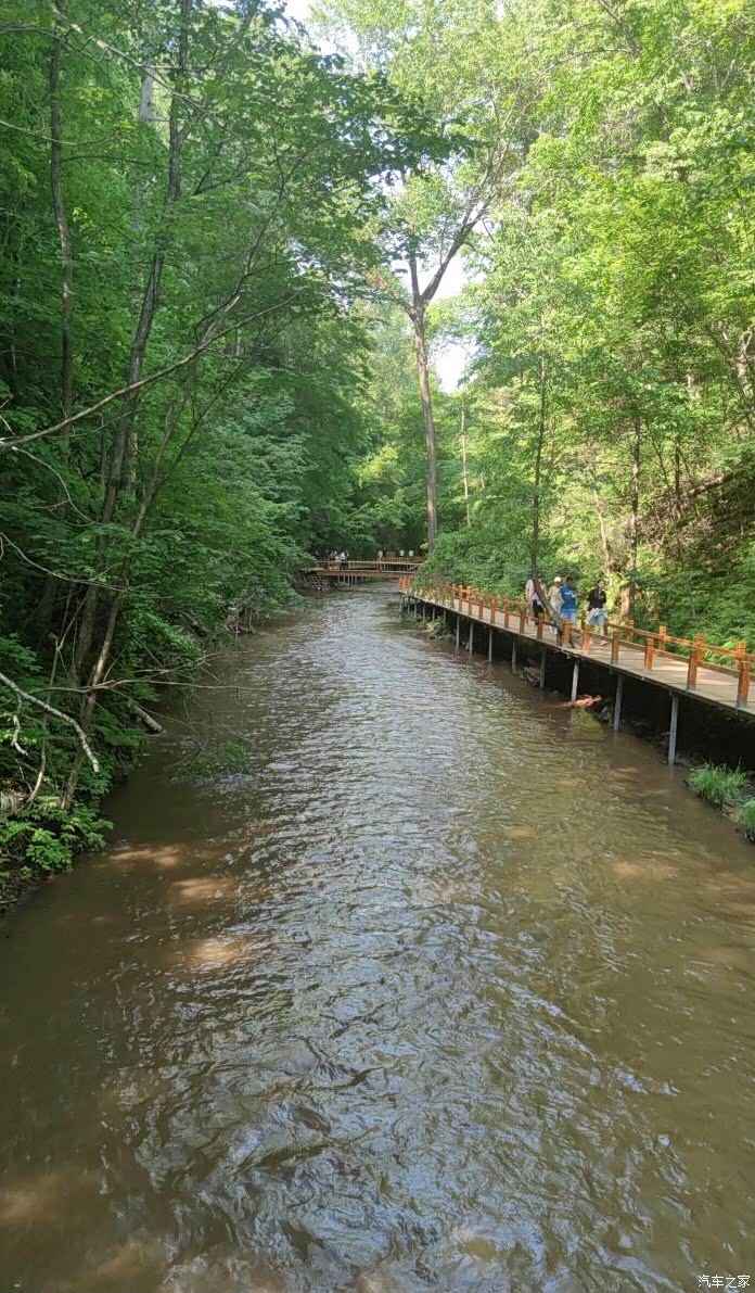 自驾rx5游吊水湖瀑布景区