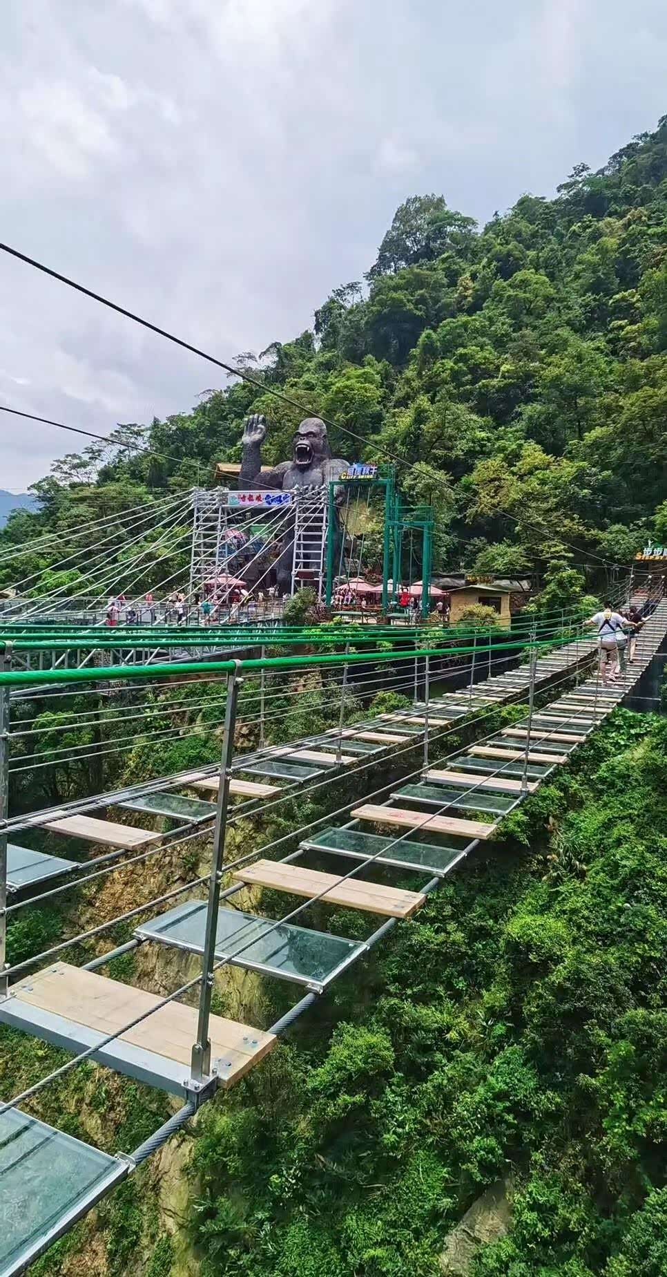 打卡清远古龙峡网红河谷,顺便再到云天玻霸转转