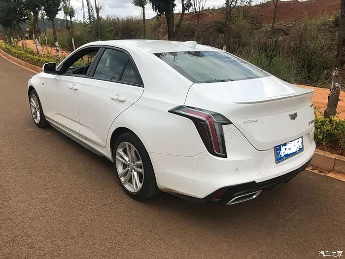 云南昆明喜提凯迪拉克ct4时尚版白色