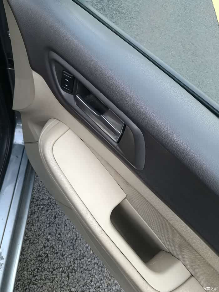 福克斯门锁按不下去怎么维修,大概多少钱?