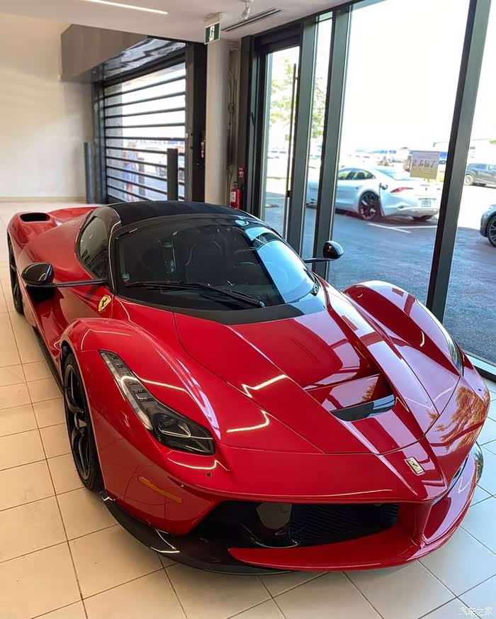 ferrari laferrari,红色的大马就是无敌帅