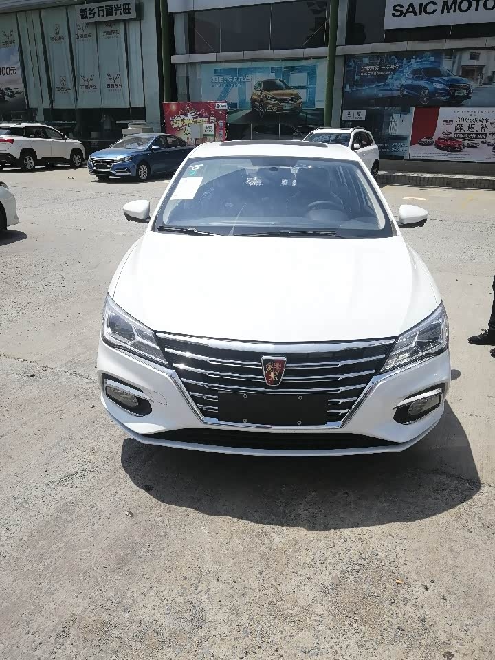 i5自动朗豪,真的非常出色,看前脸是不是很大气想,立体感强,外观非常不