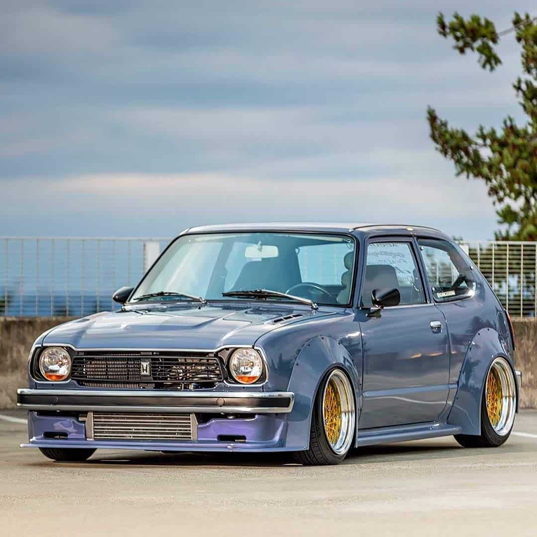 第一代本田思域即使改了宽体低趴,还是很可爱!