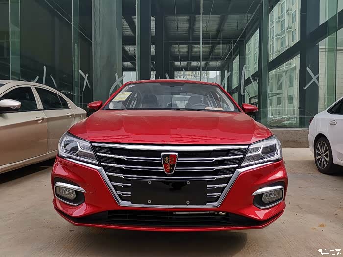 红色前脸也不错