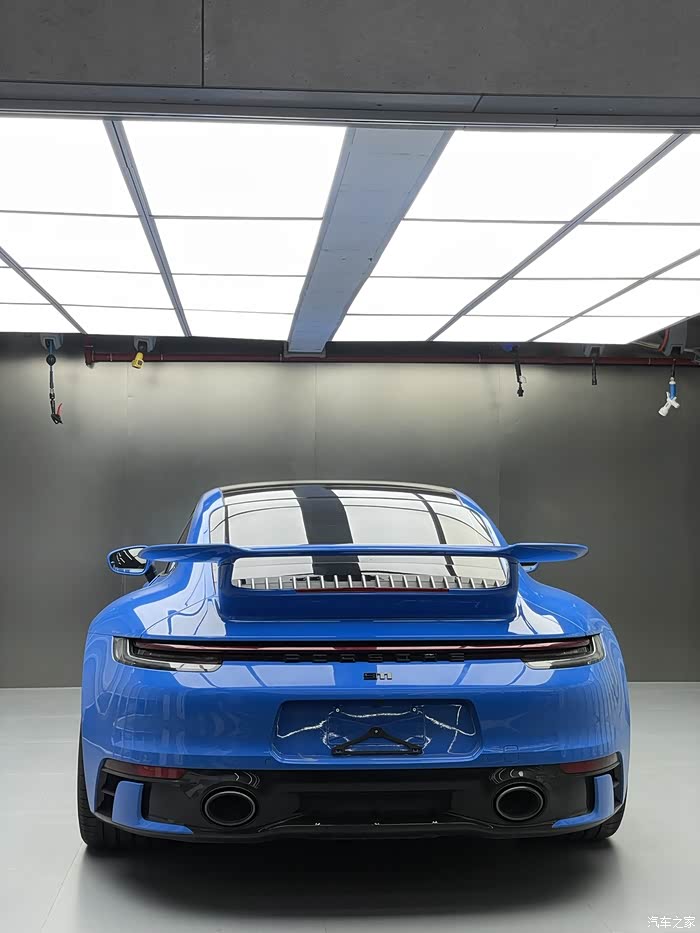 【图】定了好久的原厂空气动力套件款尾翼到了_保时捷911论坛_汽车之