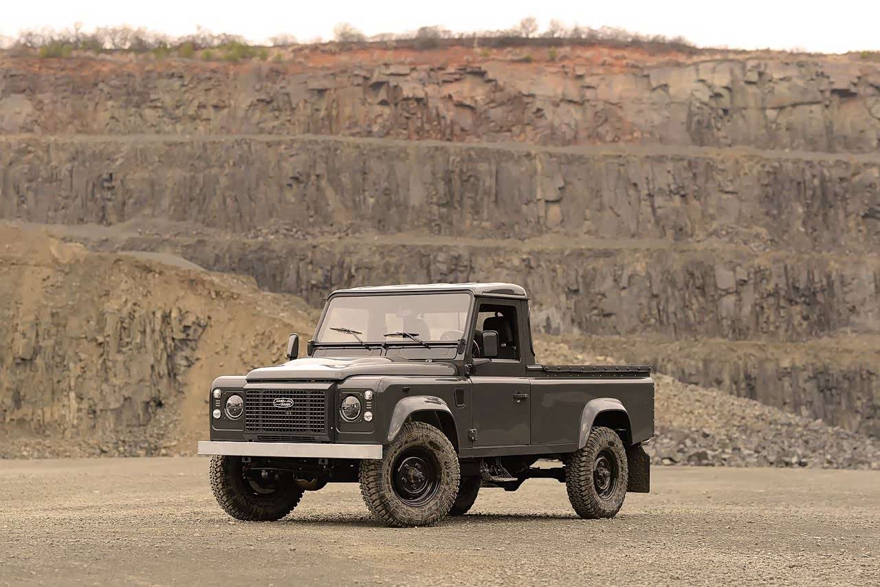 路虎卫士110皮卡,是男人最喜欢的车子