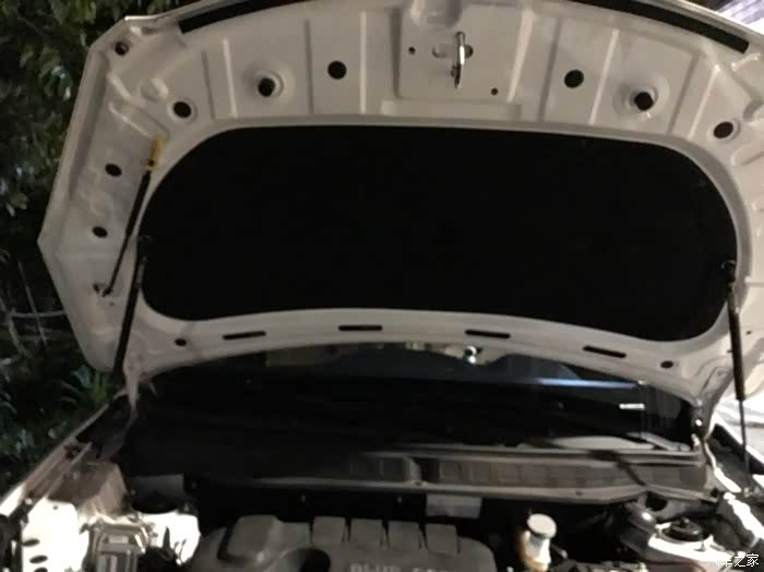 2361 | 回复: 18 长安cs35论坛 35的引擎盖怎么打开啊,求好心人指导一