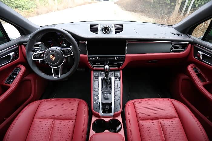 19macan改红黑内饰作业