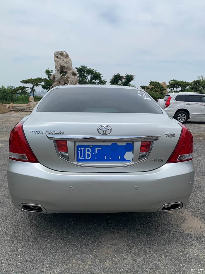 出13代皇冠银色黑内