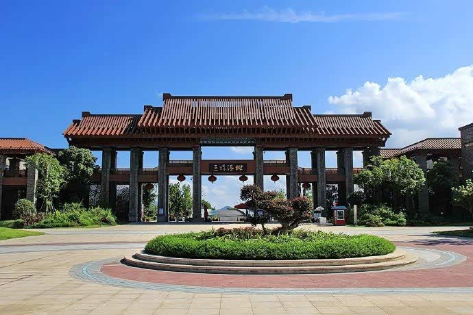 三垟湿地公园,峰峦叠翠,山环水绕,自然风光秀丽