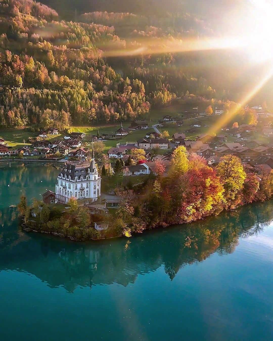 【图】群山拥抱,碧湖映照,欧洲绝美小镇——瑞士因特拉肯_aria fxe论