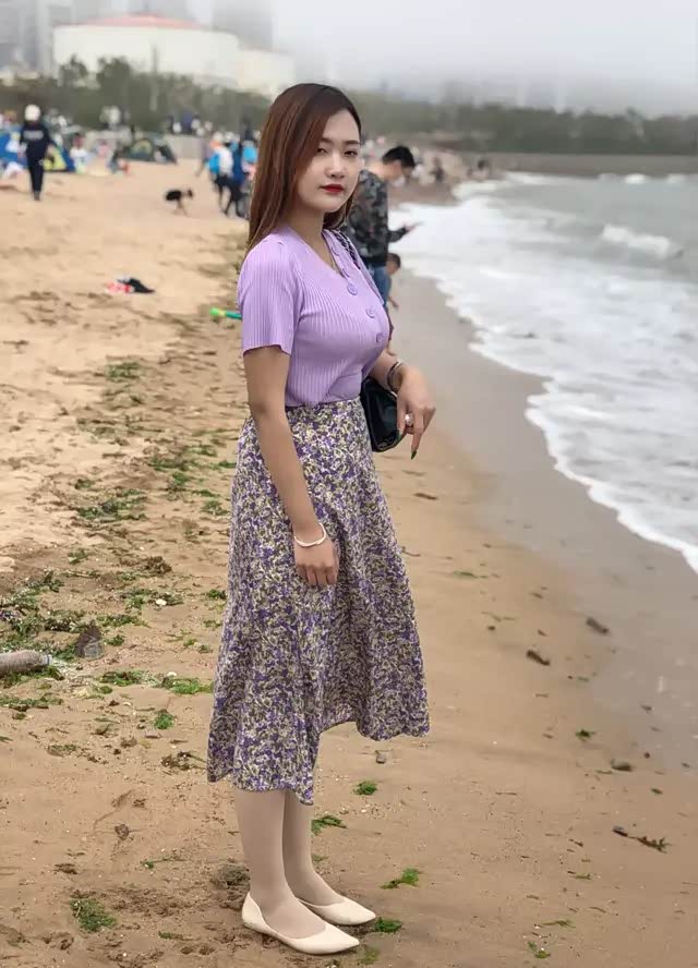 表妹美若天仙,年轻貌美就是好.