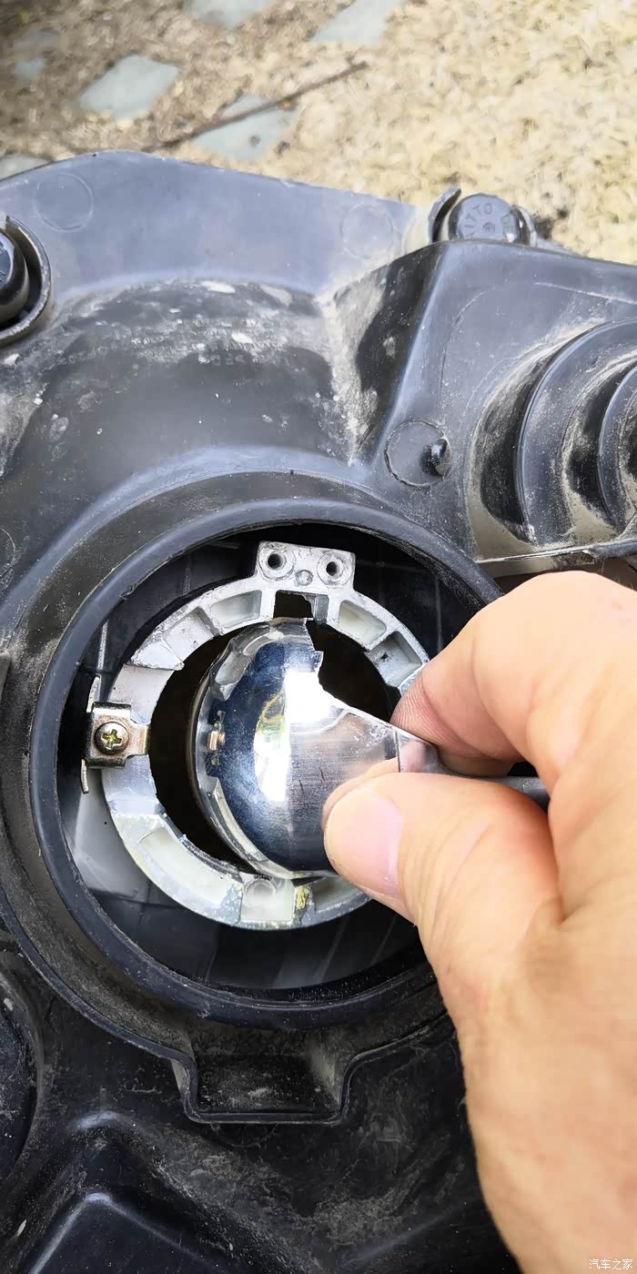 【图】好消息,大灯里面的反光罩不需要捅进去了!