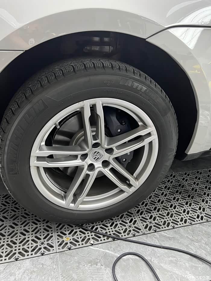 22款macan19寸轮毂轮胎全新