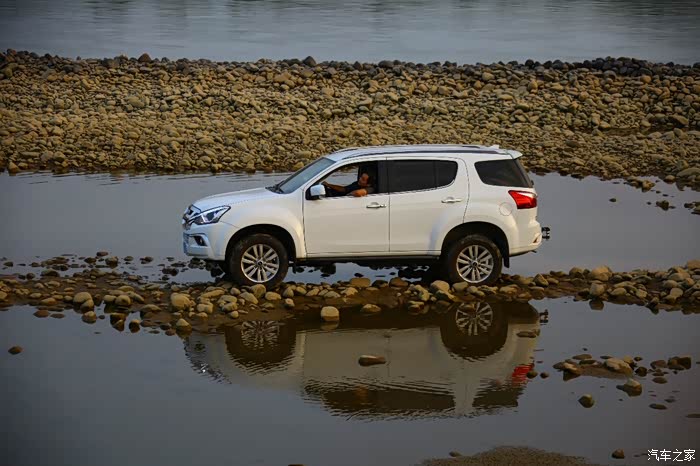 五十铃mux牧游侠360°靓照集锦(欢迎车主跟帖)