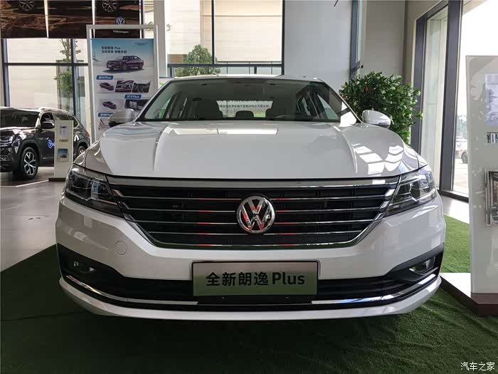 给朗行保养时,到店体验朗逸plus