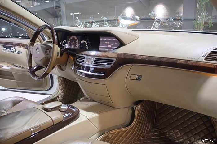 【图】08年白色221 amg套件 内饰包皮_奔驰s级论坛_汽车之家论坛