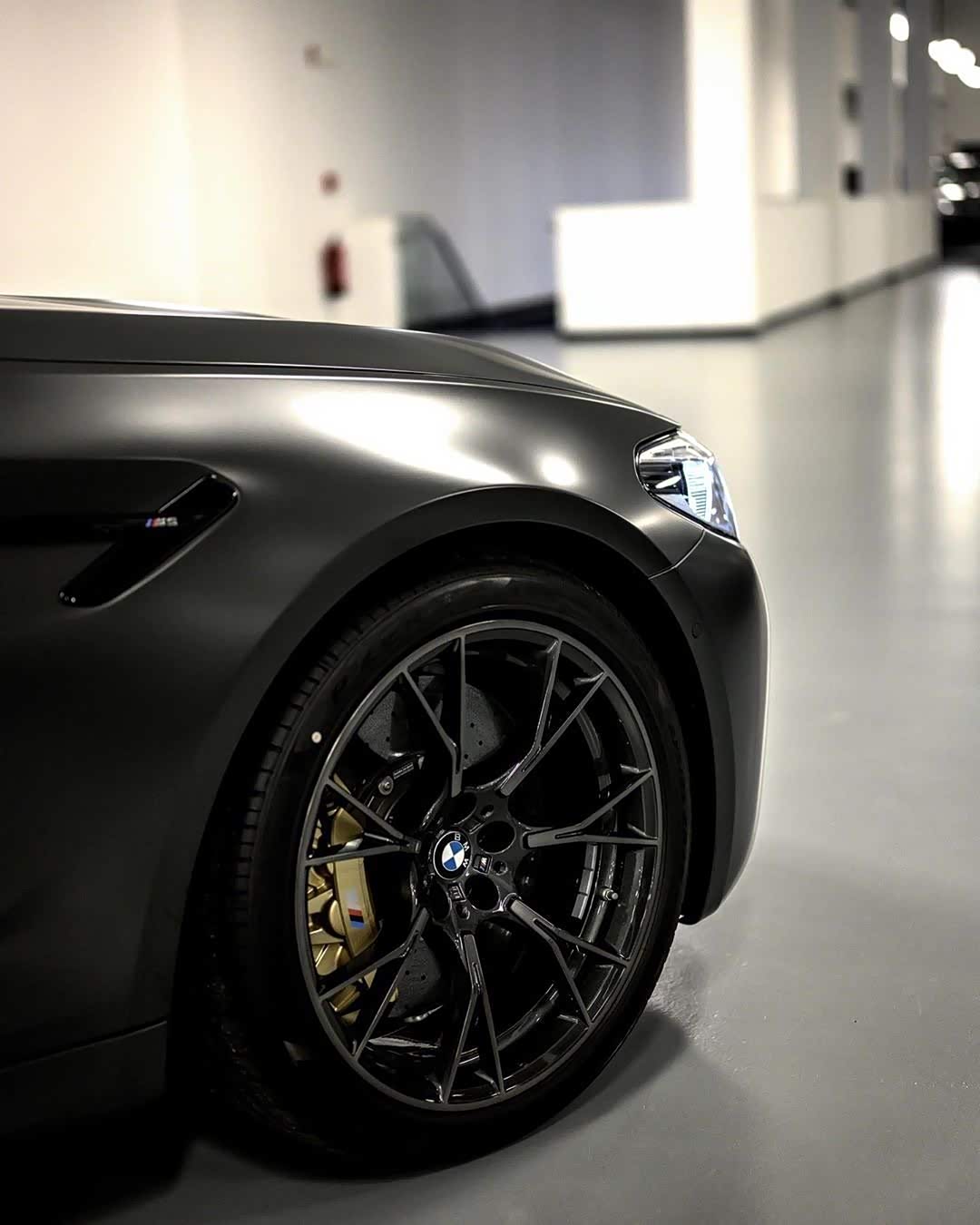 全黑车身的宝马m5才是最诱人的