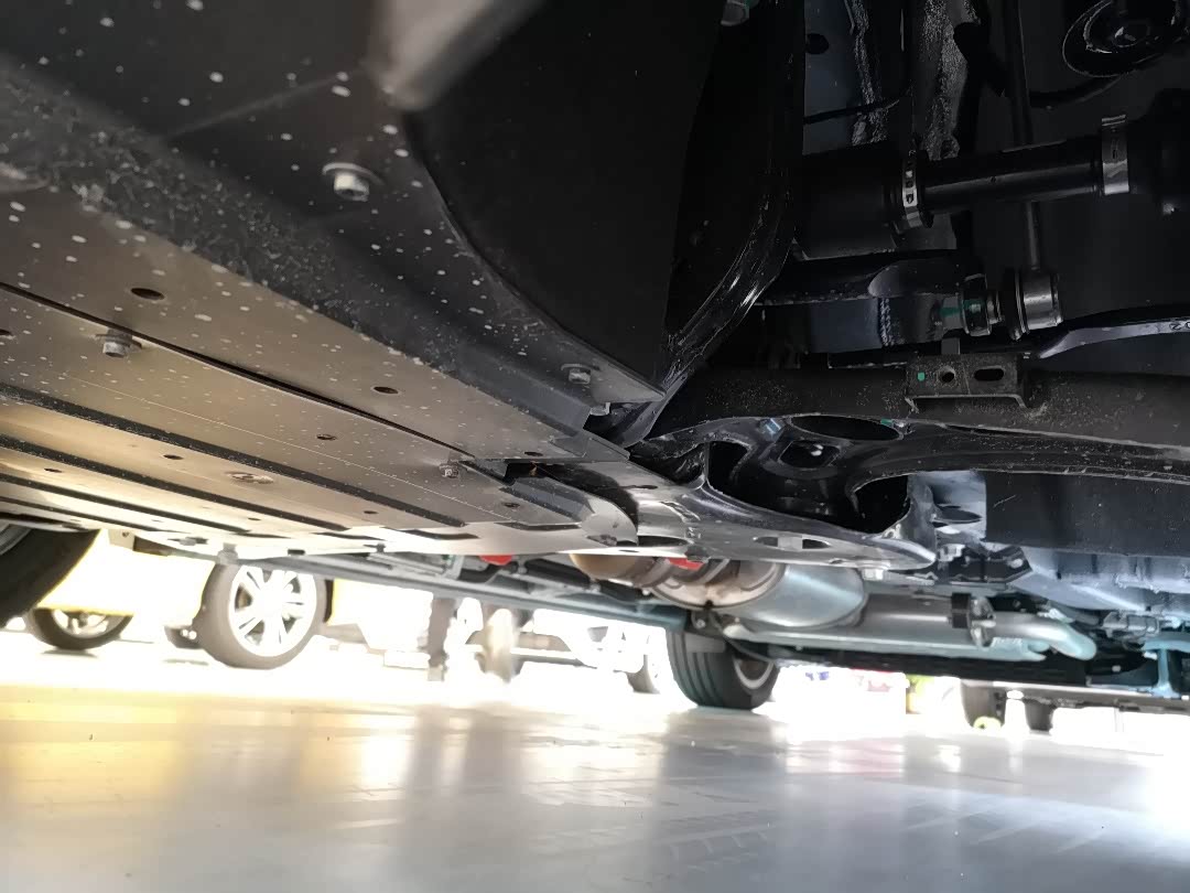 实拍嘉际后悬挂底盘图