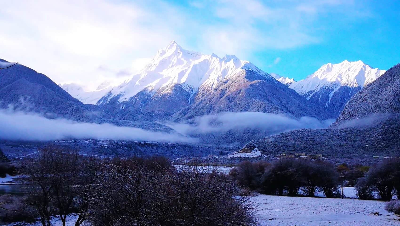 米林公尊德姆山庄·唯一能看到南迦巴瓦倒影的地方!