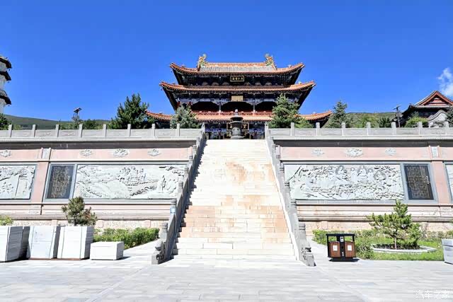 寺毁塔犹存山荒名尚存五台山竹林寺
