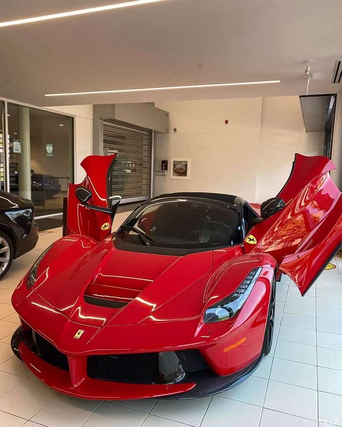 ferrari laferrari,红色的大马就是无敌帅