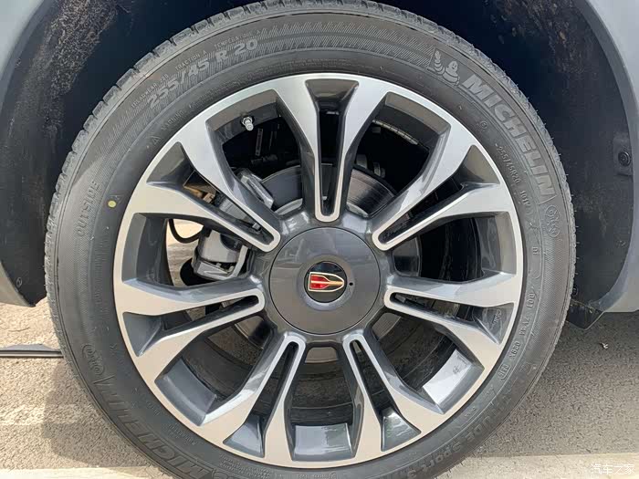 每天有红旗hs5为我护航,安心!