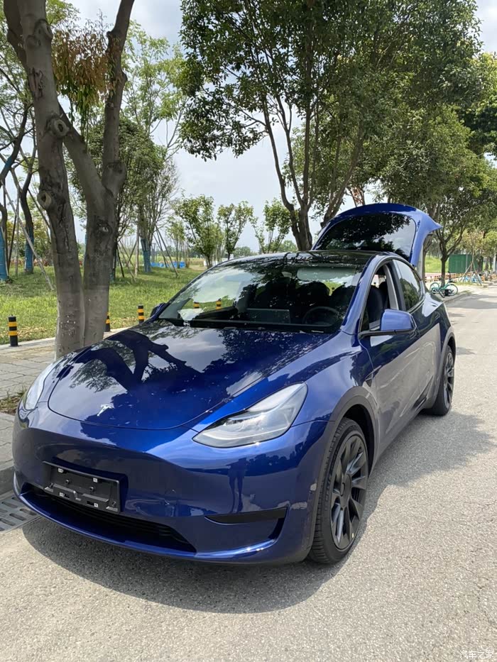 2022款特斯拉modely后轮驱动提车作业