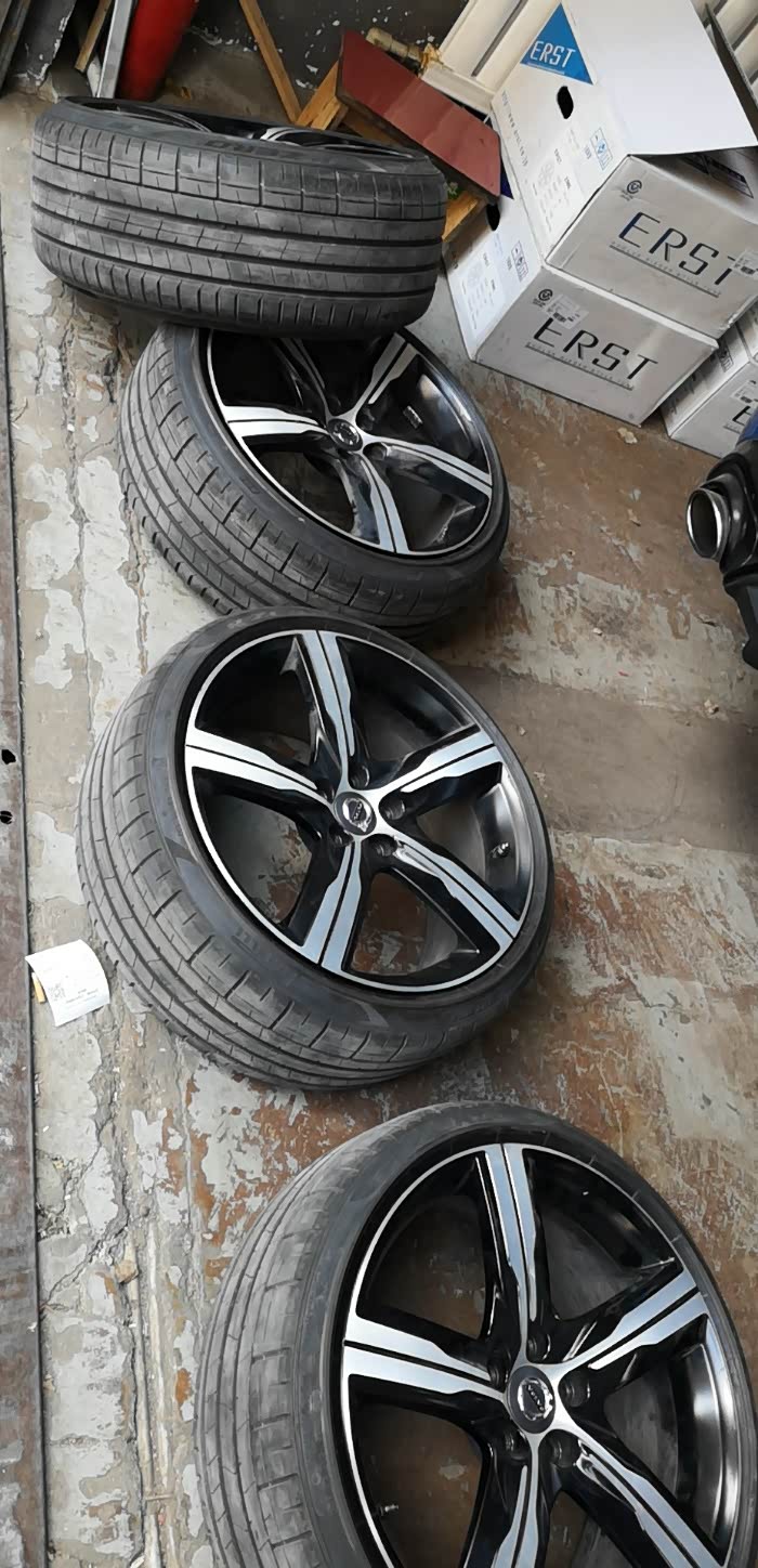 18款阿特兹2.0升级原厂19寸轮毂.