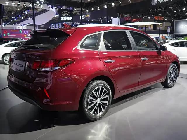 现代逸行侧身线条和尾部是亮点,很漂亮.