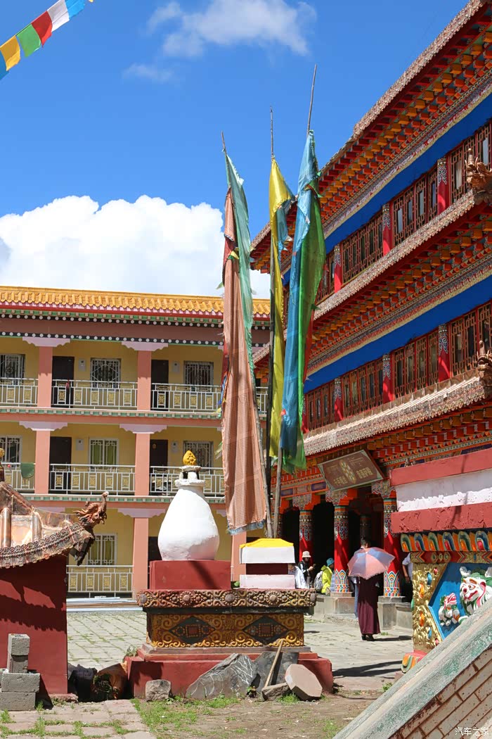 四川甘孜藏族自治州塔公寺