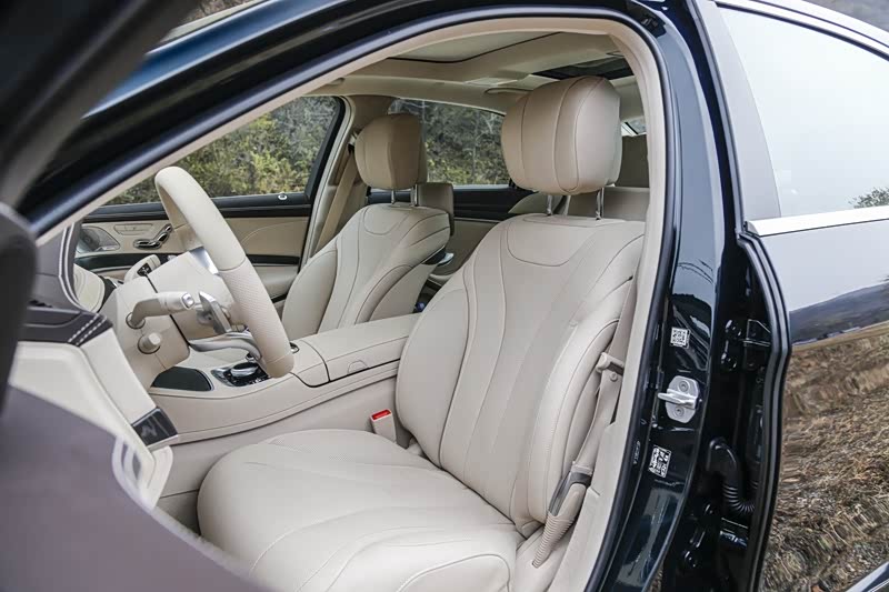 奔驰s450,内部空间宽敞