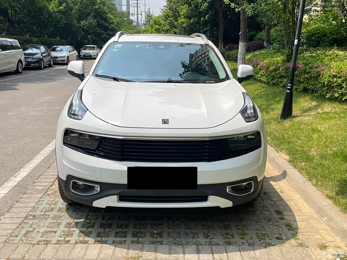 出2018年上牌领克01型pro白色