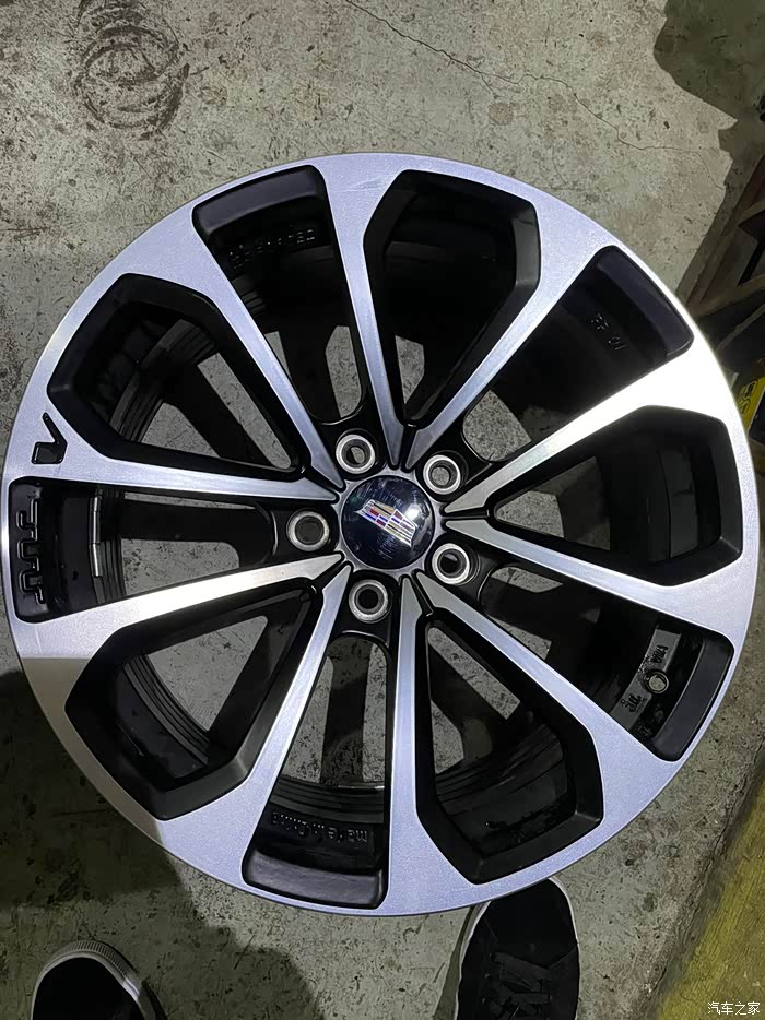 出售zc旋压v轮毂