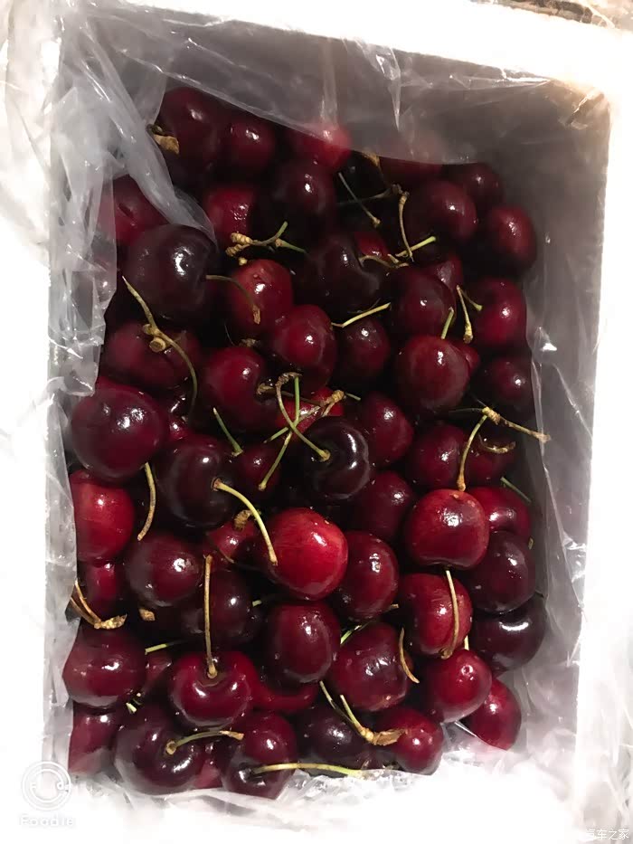 最后就是朋友送的一箱车厘子,寓意:红红火火.哈哈