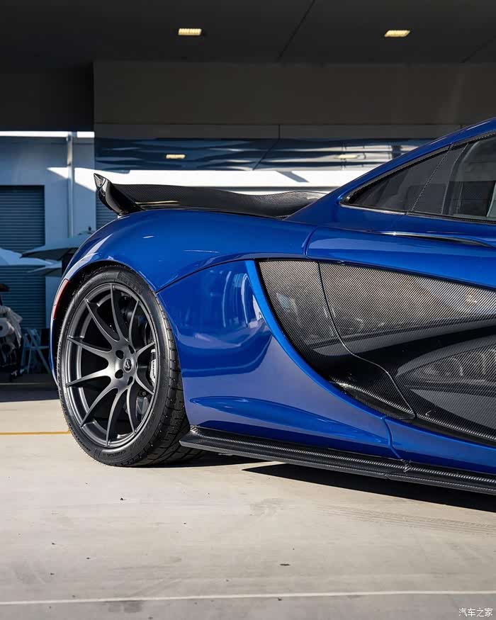 一枚蓝色迈凯伦p1,帅气满满