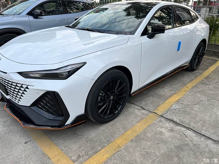 【图】2.0t 顶配白色univ_长安uni-v论坛_汽车之家论坛