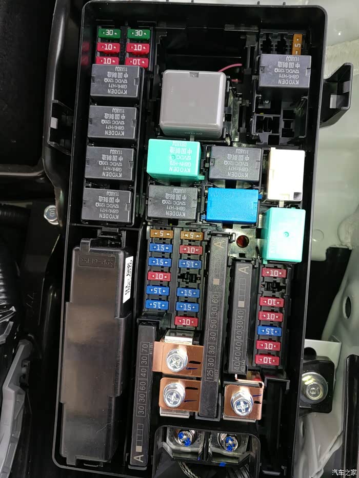 十代思域阅读灯保险丝是哪一个