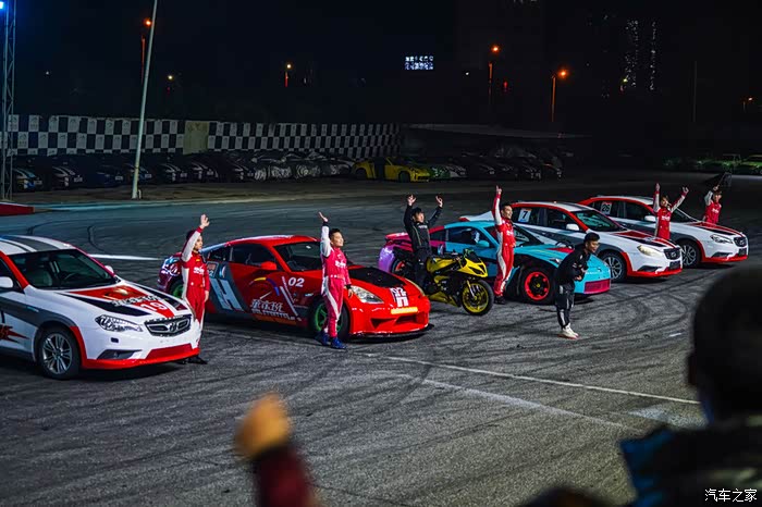 【万物复苏送福利】燃爆全场华家班汽车特技表演