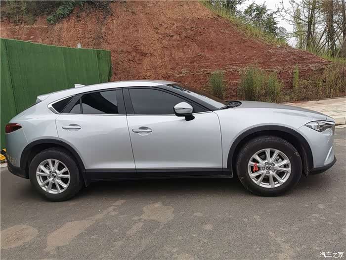 神秘的幻影银cx4