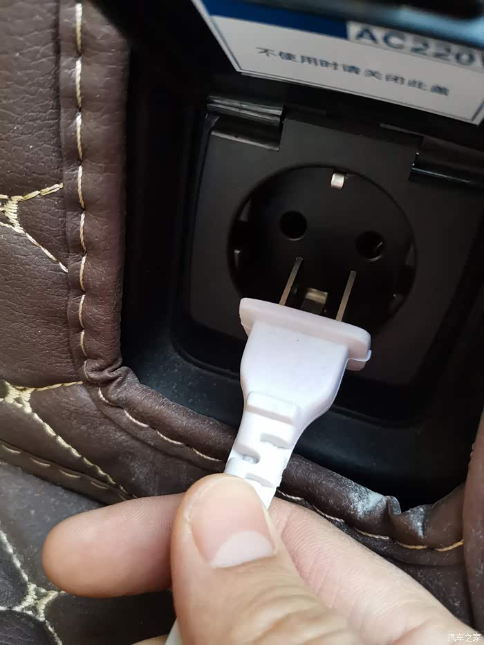 【图】普拉多后备箱电源插座_普拉多论坛_汽车之家论坛