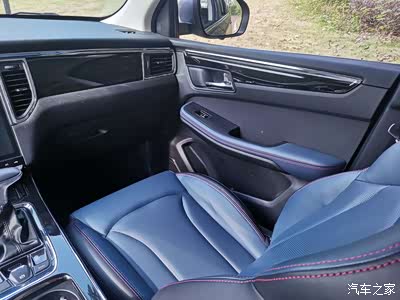 今天主要说说它的内饰