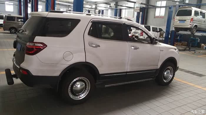 长安cx70t升级17寸75j大饼轮毂配at轮胎