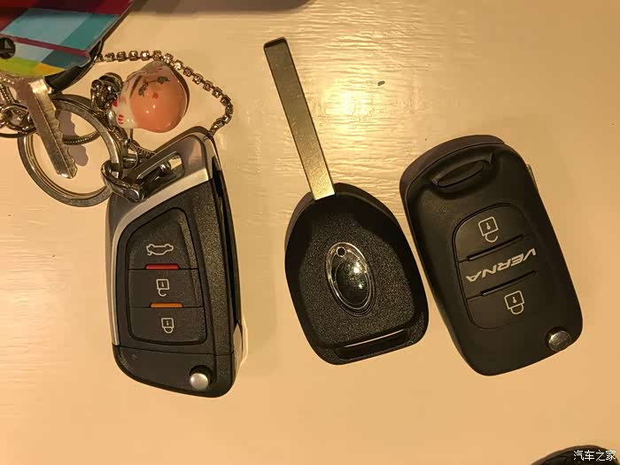 欧拉r1的机械钥匙完美改成遥控的啦