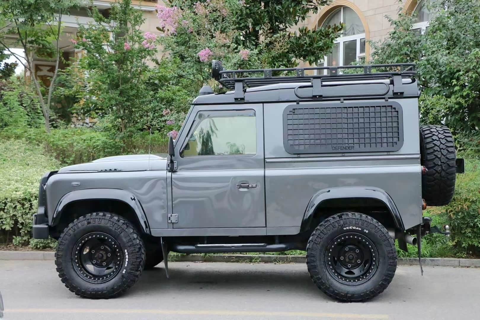 16年路虎卫士,感觉比新款阳刚硬派!