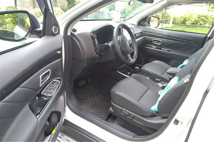 安全省心,我的欧蓝德用车作业!