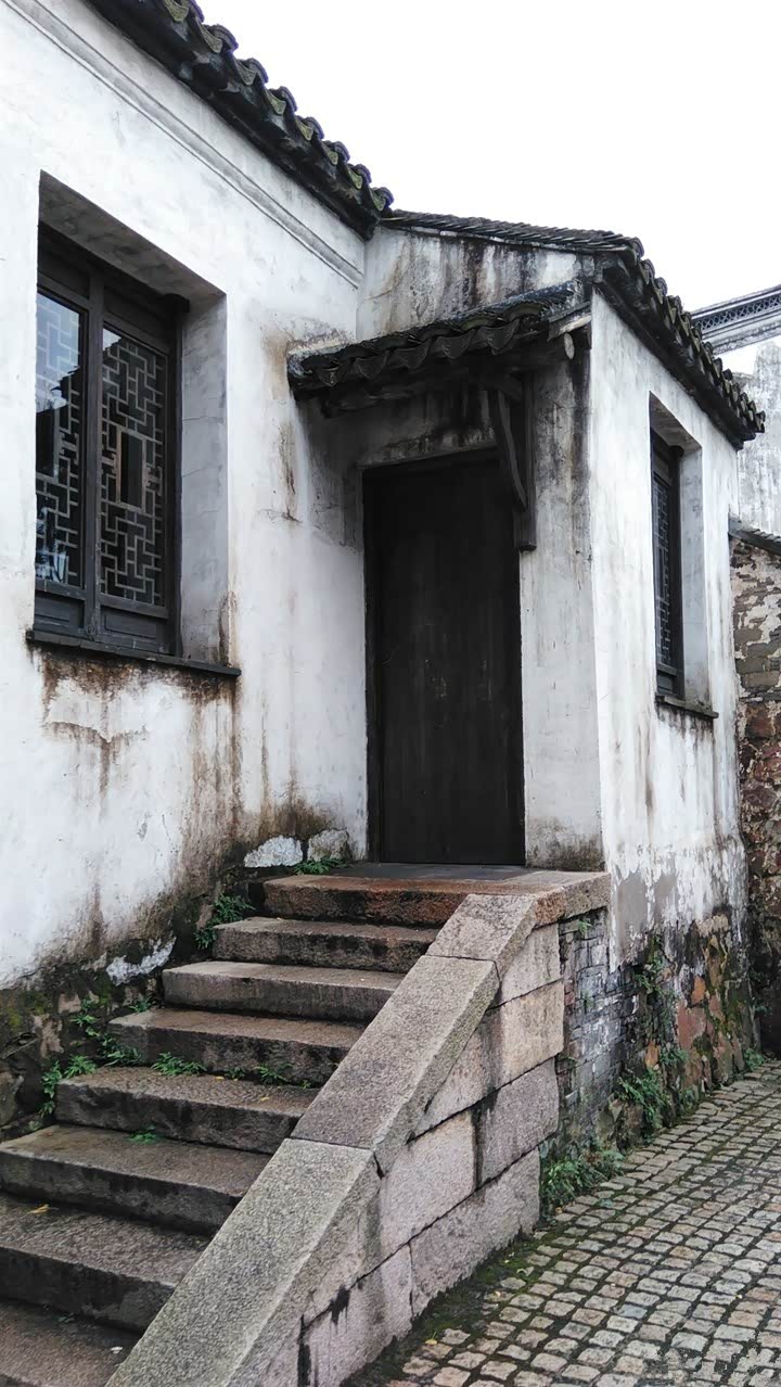 古镇祠堂一角,据说还有个传说