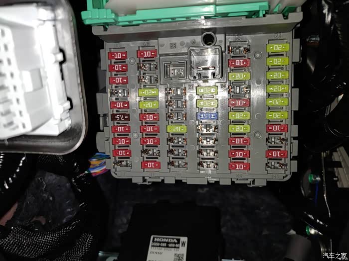 关于十代雅阁行车记录仪接保险丝问题